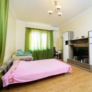 Сдается 1-комнатная квартира, 60 м²