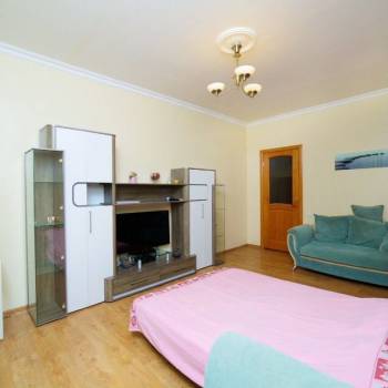 Сдается 1-комнатная квартира, 60 м²