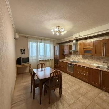 Сдается Многокомнатная квартира, 120 м²