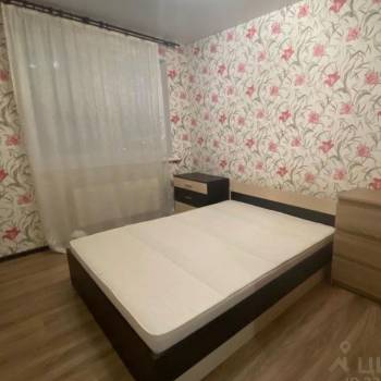 Сдается Многокомнатная квартира, 60 м²