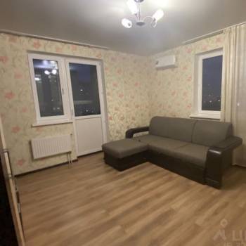 Сдается Многокомнатная квартира, 60 м²