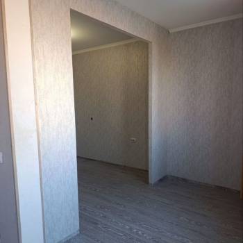 Продается 1-комнатная квартира, 42 м²