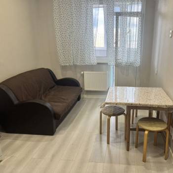 Сдается 1-комнатная квартира, 42 м²