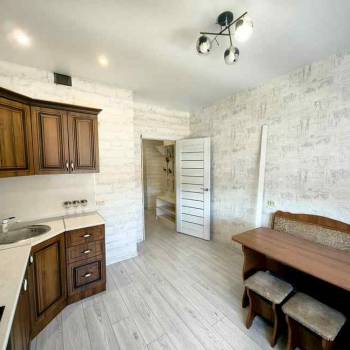 Сдается 2-х комнатная квартира, 65 м²