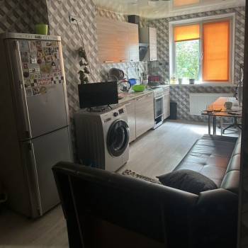Продается Многокомнатная квартира, 75 м²