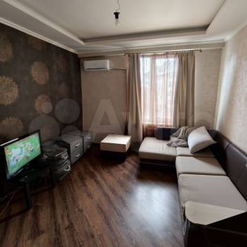 Продается 1-комнатная квартира, 37 м²