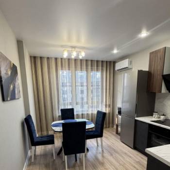 Сдается 1-комнатная квартира, 40 м²