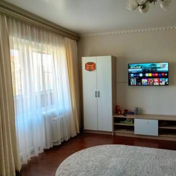 Продается 1-комнатная квартира, 70 м²