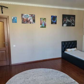 Продается 1-комнатная квартира, 70 м²