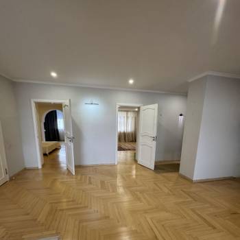 Продается 2-х комнатная квартира, 100 м²
