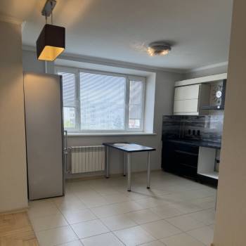 Продается 2-х комнатная квартира, 100 м²