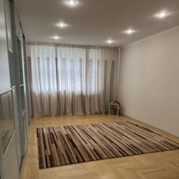 Продается 2-х комнатная квартира, 100 м²