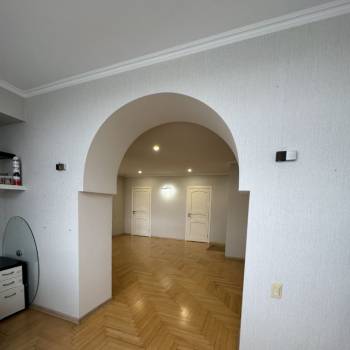 Продается 2-х комнатная квартира, 100 м²