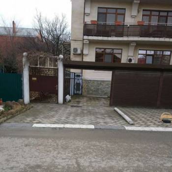 Продается Многокомнатная квартира, 220 м²