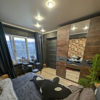Продается Многокомнатная квартира, 60 м²