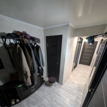 Продается Многокомнатная квартира, 60 м²