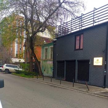 Продается Многокомнатная квартира, 180 м²