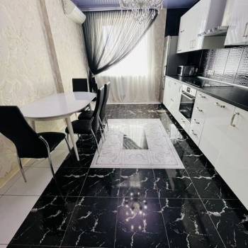 Сдается 2-х комнатная квартира, 78 м²