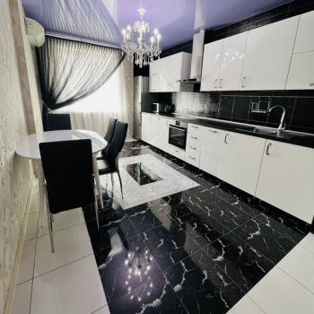 Сдается 2-х комнатная квартира, 78 м²