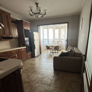 Сдается 2-х комнатная квартира, 86 м²