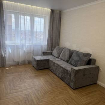 Продается 1-комнатная квартира, 39 м²