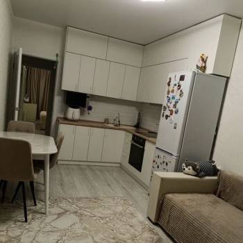 Продается 1-комнатная квартира, 40 м²