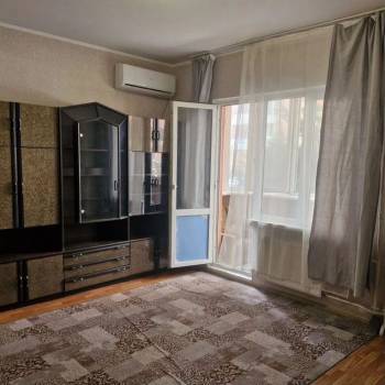 Сдается 1-комнатная квартира, 389 м²