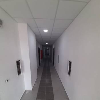 Продается 1-комнатная квартира, 42 м²