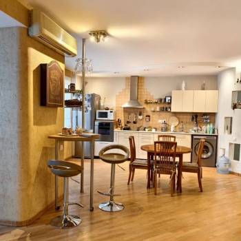Продается 3-х комнатная квартира, 102 м²