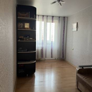 Продается Многокомнатная квартира, 74,9 м²