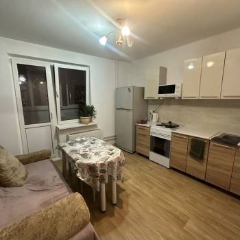 Продается 1-комнатная квартира, 37 м²