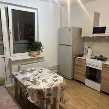 Продается 1-комнатная квартира, 37 м²