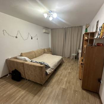 Продается 1-комнатная квартира, 37 м²