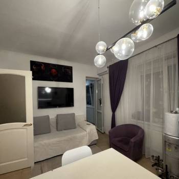 Продается 1-комнатная квартира, 63,2 м²