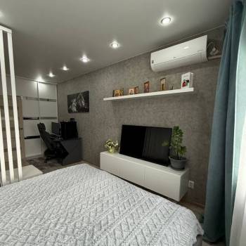 Продается 1-комнатная квартира, 41 м²