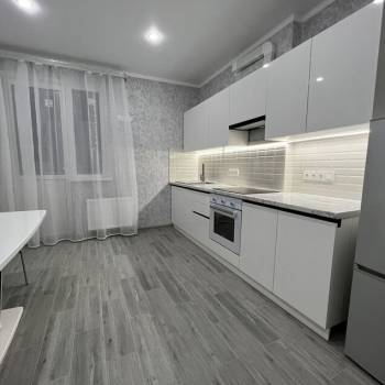 Сдается 1-комнатная квартира, 42 м²