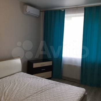 Продается 1-комнатная квартира, 38 м²
