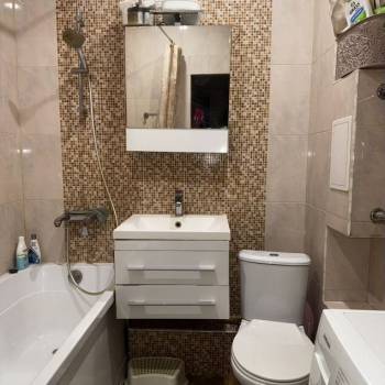 Продается 1-комнатная квартира, 42 м²