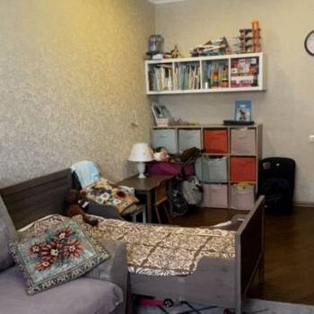 Продается 1-комнатная квартира, 42 м²