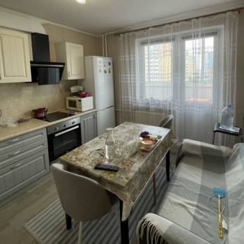 Продается 1-комнатная квартира, 37 м²