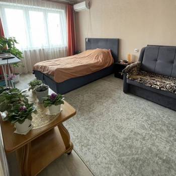 Продается 1-комнатная квартира, 37 м²