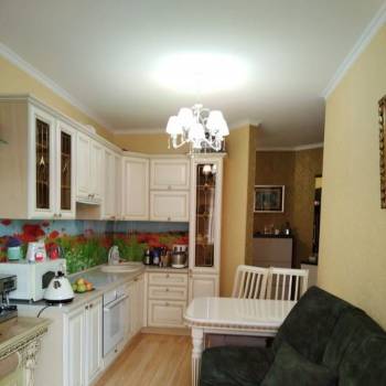 Продается 1-комнатная квартира, 37 м²