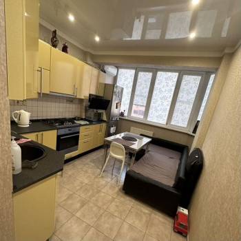 Продается 1-комнатная квартира, 40 м²