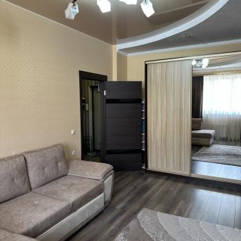 Продается 1-комнатная квартира, 46 м²