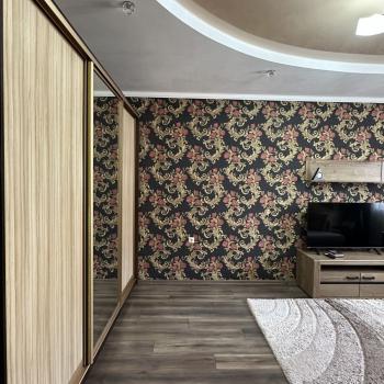 Продается 1-комнатная квартира, 46 м²