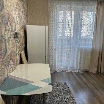 Продается 1-комнатная квартира, 46 м²