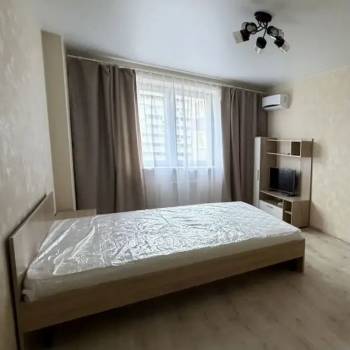 Сдается 1-комнатная квартира, 42 м²