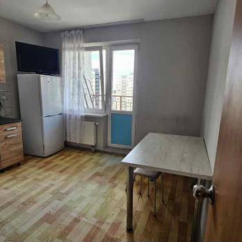 Сдается 1-комнатная квартира, 42 м²