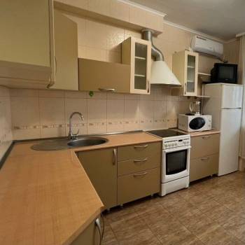 Сдается 1-комнатная квартира, 42 м²