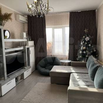 Продается 1-комнатная квартира, 42 м²